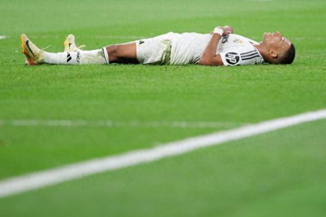英超战报：曼城2-1战胜切尔西,（英超快讯：曼城2比1力克切尔西）