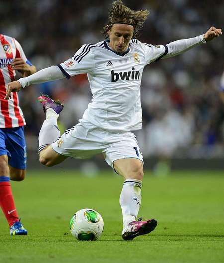 阿贾克斯临时主帅：本菲卡第一球是越位的，这不应该发生